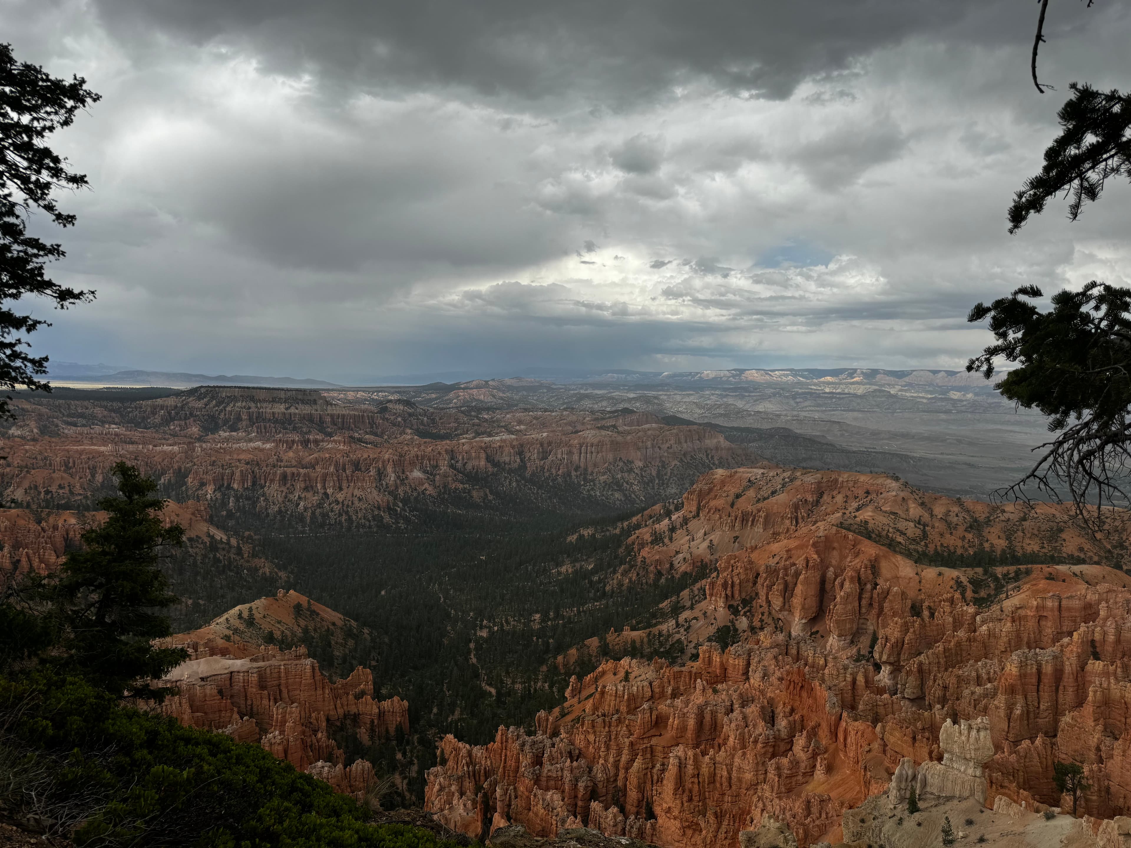 A different angle of the hoodoos in Bryce Canyon